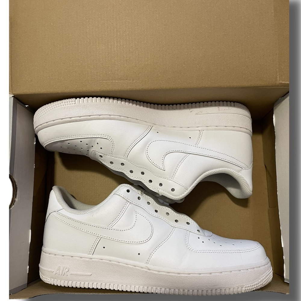 Nike White Sneakers Classic Leather Design